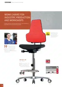 Industrijski delovni stol WERKSITZ z rdečim naslonom in kromirano osnovo za uporabo v proizvodnji in delavnicah